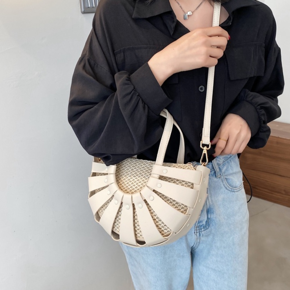 Last one!! 🔥 Beige Vegan Leather Rattan Semi Circle Crossbody Bag - Picture 5 of 9